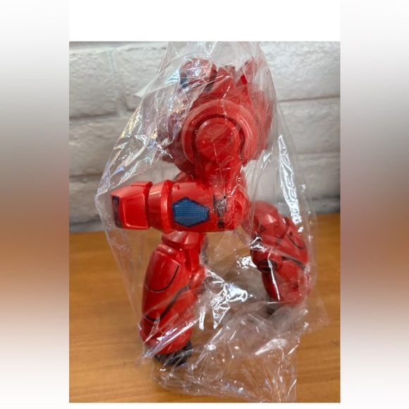 Whirlwind Ares Remote Control Robot -- 11.5" High -- Red -- Spray Gun -- NOB - Picture 8 of 12